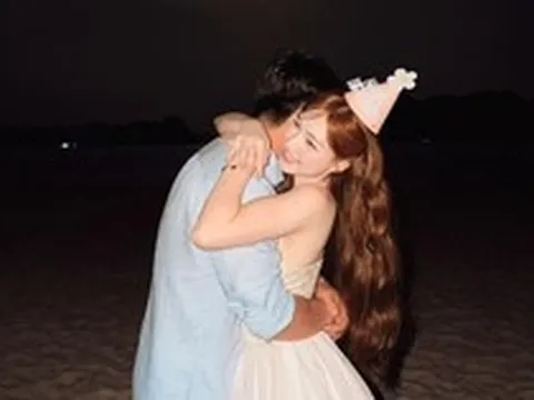 Hòa Minzy đón sinh nhật cùng tháng, cùng năm bên chồng sắp cưới, 1 chi tiết phía sau gây sốt
