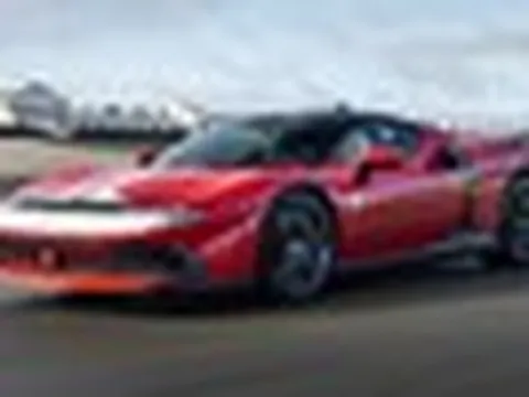 Lo ngại khách hàng quay lưng, Ferrari lên tiếng về kế hoạch bán xe xăng song song với xe điện