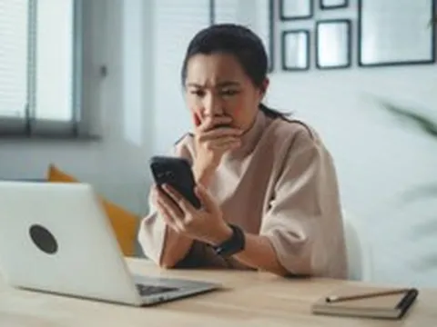 Kiệt sức, rối loạn lo âu vì hơn 40 nhóm chat công việc ‘hành hạ’ 24/7