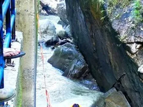 2 du khách đuối nước ở suối Cát Cát, Lào Cai: Đã tìm thấy 1 thi thể nữ