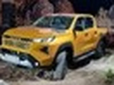 Toyota bán gần 6.000 xe trong tháng 5, Hilux bất ngờ vượt doanh số Vios