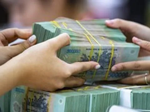 Lãi suất liên ngân hàng tiếp tục lao dốc, lãi suất qua đêm giảm một nửa so với đầu tuần