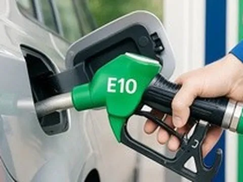 Các hãng xe tiếp tục lên tiếng về xăng E10