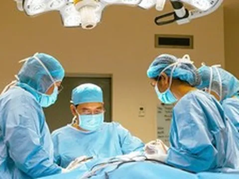 Nam thanh niên Campuchia vượt hàng trăm cây số sang Việt Nam cấp cứu