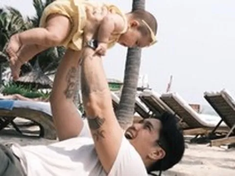 Huy Trần và hành trình lần đầu làm cha: Từ những đêm thức trắng chăm con đến khoảnh khắc nghẹn ngào nghe bé Gạo bập bẹ tiếng "mama"