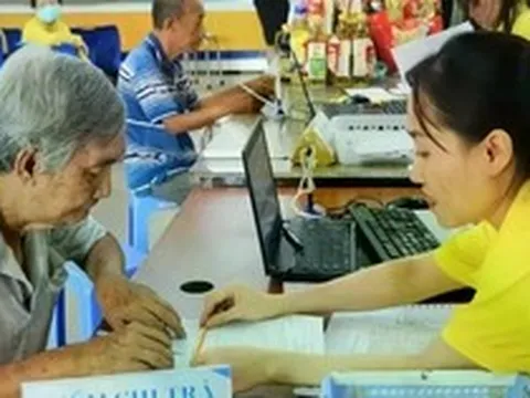Hơn 20.000 người ở Hà Nội nguy cơ gián đoạn nhận lương hưu tháng 7