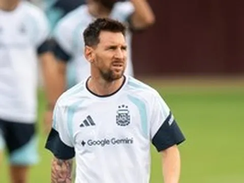 Messi thoát thẻ đỏ, đối thủ kiện trọng tài lên FIFA
