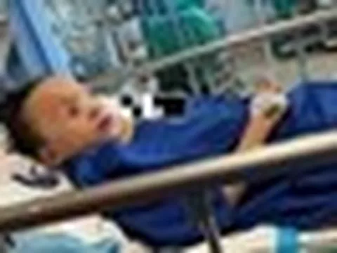 Cậu bé 8 tuổi đã suy thận giai đoạn cuối, buộc phải ghép thận vì món nước "người lớn còn mê"