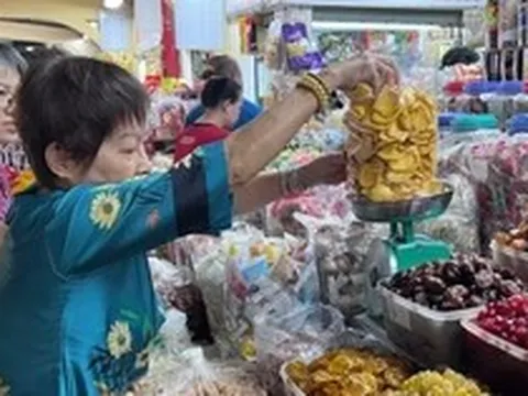 Tiểu thương thấp thỏm sợ sai sau nửa năm bãi bỏ thuế khoán