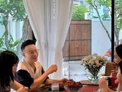 Rời penthouse sang biệt thự 500m² ngoại ô, nam nghệ sĩ Việt tìm thấy “kho báu” đáng giá hơn tiền bạc