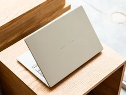 Chiếc laptop 990g này đã làm được điều mà nhiều người từng nghĩ là không thể