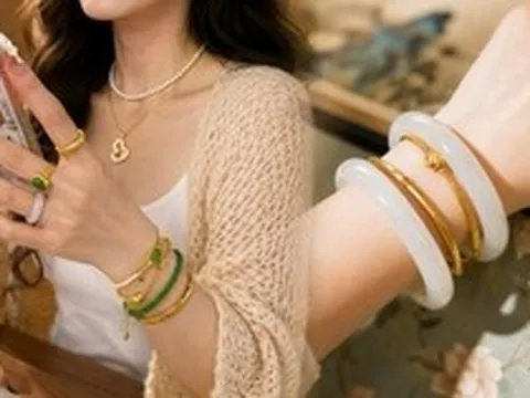 Vòng vàng hay vòng ngọc "xịn" hơn? Đọc xong là chốt được ngay, khỏi phân vân nữa