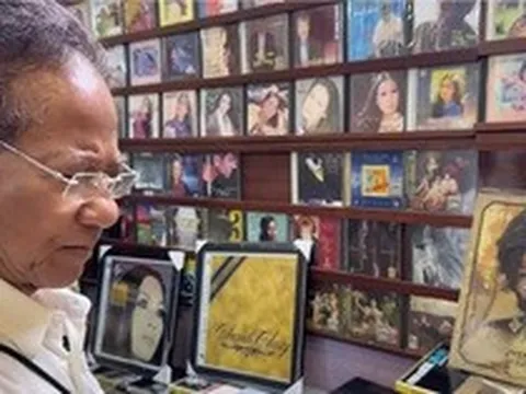 Chế Linh tới Nha Trang gặp 1 người: "Mọi người nhìn đi"