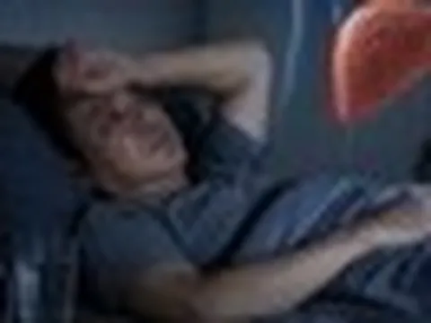 Bác sĩ cảnh báo: 5 BẤT THƯỜNG khi ngủ có thể là dấu hiệu suy gan, nhiều người vẫn chủ quan