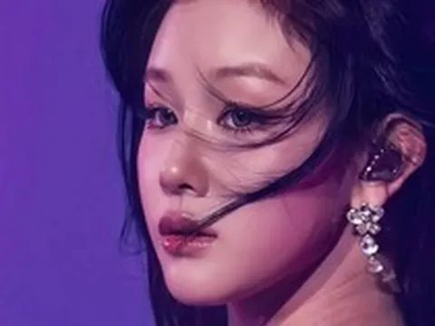 Nhan sắc đẹp như tranh vẽ của tiểu thư showbiz, camera cận mặt cũng phải "đầu hàng"