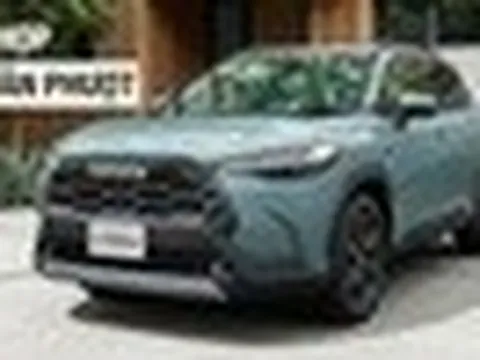 Toyota Corolla Cross thêm bản mới: Ca lăng hầm hố hơn, lốp dày hợp đi địa hình, thêm camera nhìn xuyên gầm