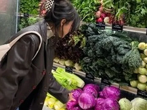 5 loại rau dễ "ngậm" thuốc trừ sâu nhất chợ: Người bán không muốn ăn nhưng người mua tranh nhau mỗi ngày