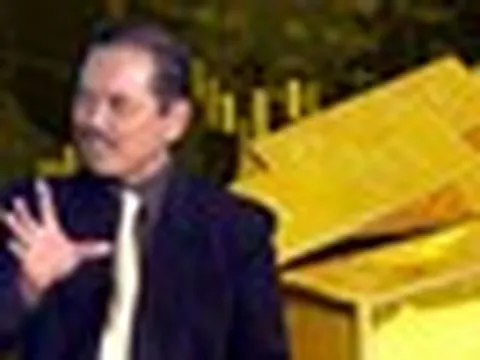Giá vàng từng 'bốc hơi' 30% từ đỉnh, chuyên gia nói gì về kịch bản lao dốc kéo dài?