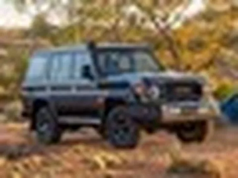 Bán tải, SUV Toyota LandCruiser bản cổ điển lại được mở bán: Thêm bình chứa dung dịch giống Ranger, máy 2.8L như Hilux, dễ ‘hot’ trở lại